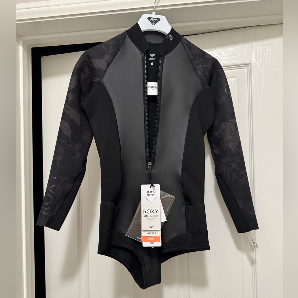 Roxy Black Front-Zip Neoprene Wetsuit Top